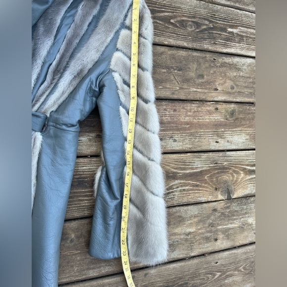 Beautiful Vintage Mink Fur and Gray Leather Belted Jacket 70sVibe - Picture 13 of 16